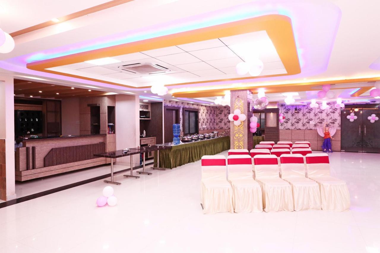 Capital O Hotel Sapphire Inn Gorakhpur Kültér fotó
